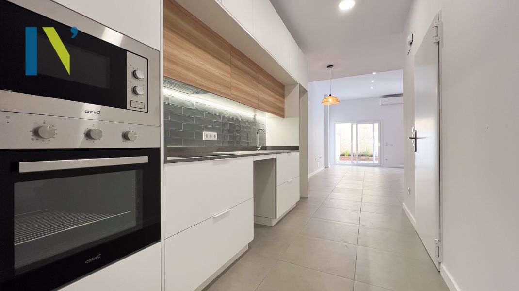 Ground floor apartment with terrace in La Cellera