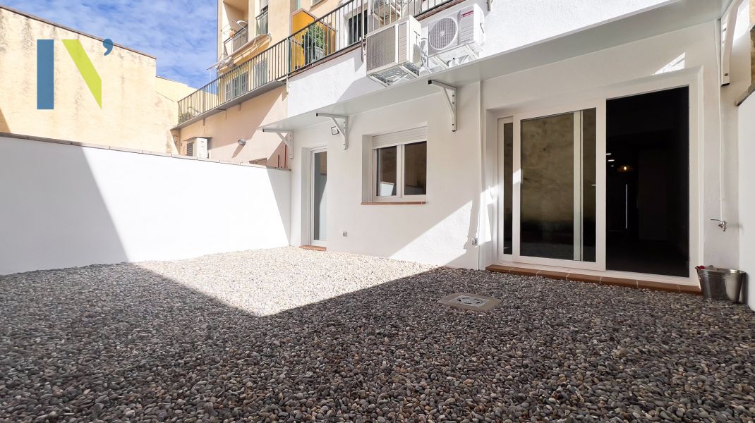 Ground floor apartment with terrace in La Cellera