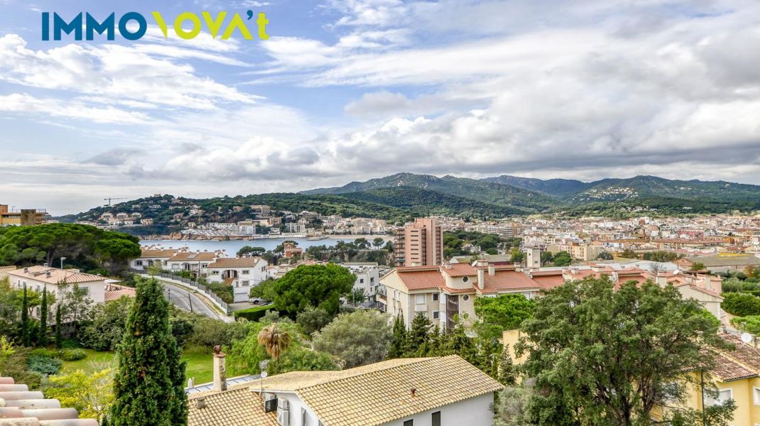 TERRAZA CON VISTAS AL MAR Y PK INCLUIDO