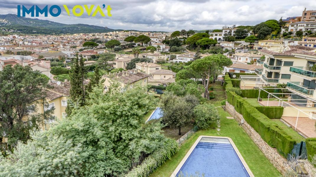 TERRAZA CON VISTAS AL MAR Y PK INCLUIDO