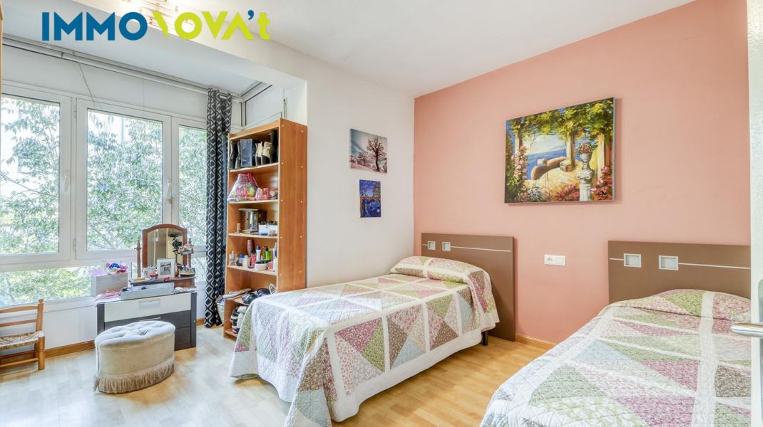 OPPORTUNITY! SPACIOUS APARTMENT IN SANTA. EUGENIA