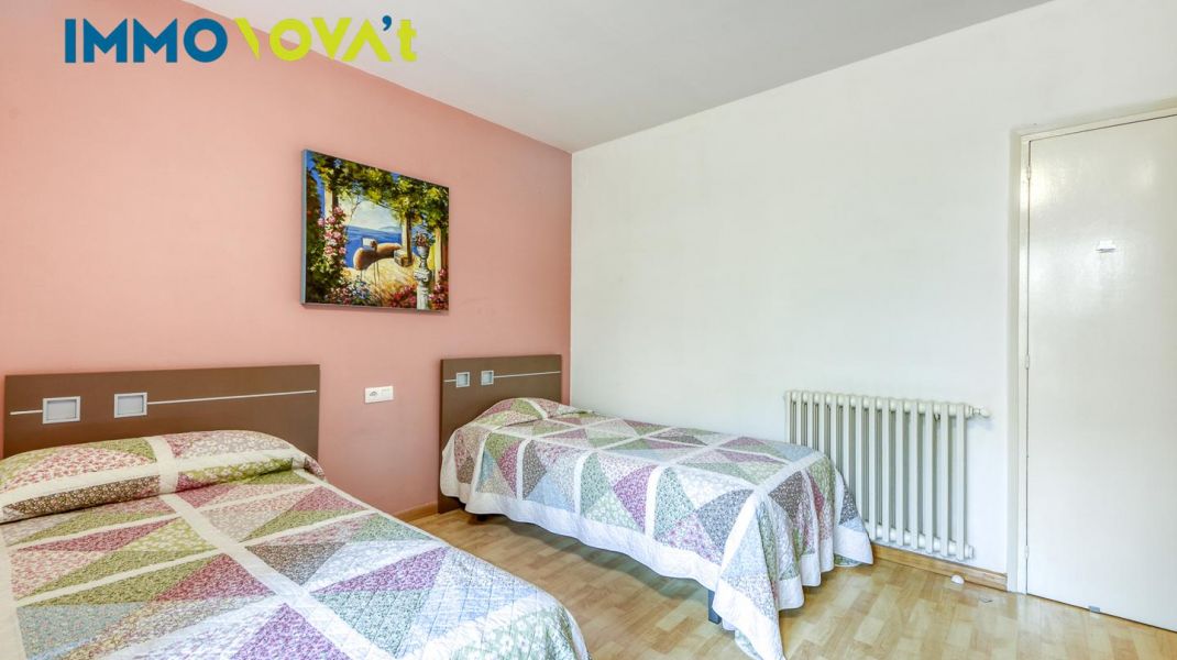 OPPORTUNITY! SPACIOUS APARTMENT IN SANTA. EUGENIA