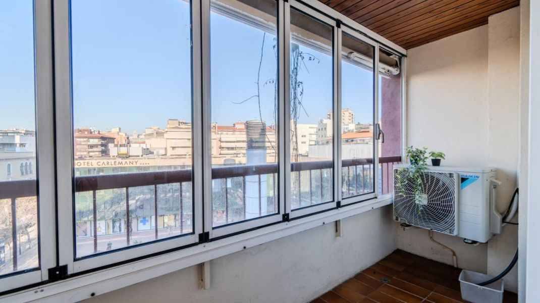 APARTMENT IN THE CENTER OF GIRONA