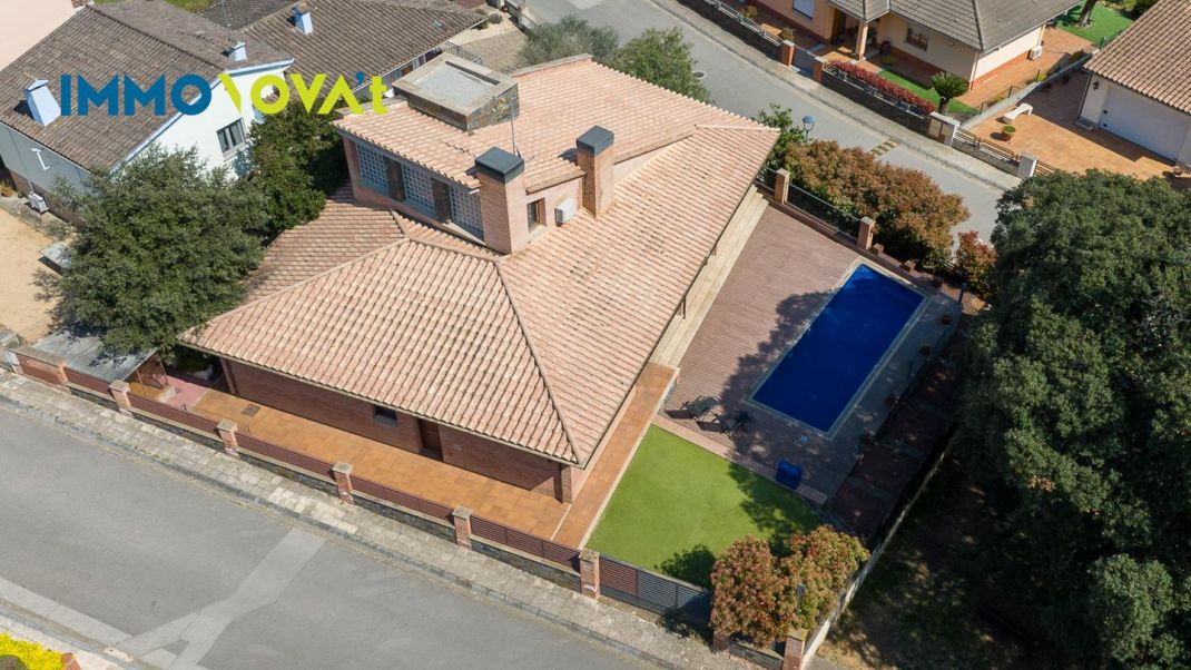 House in Bonmatí with pool, light and nature