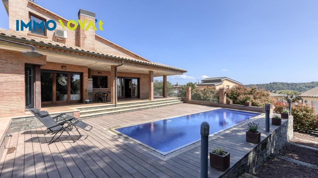 House in Bonmatí with pool, light and nature