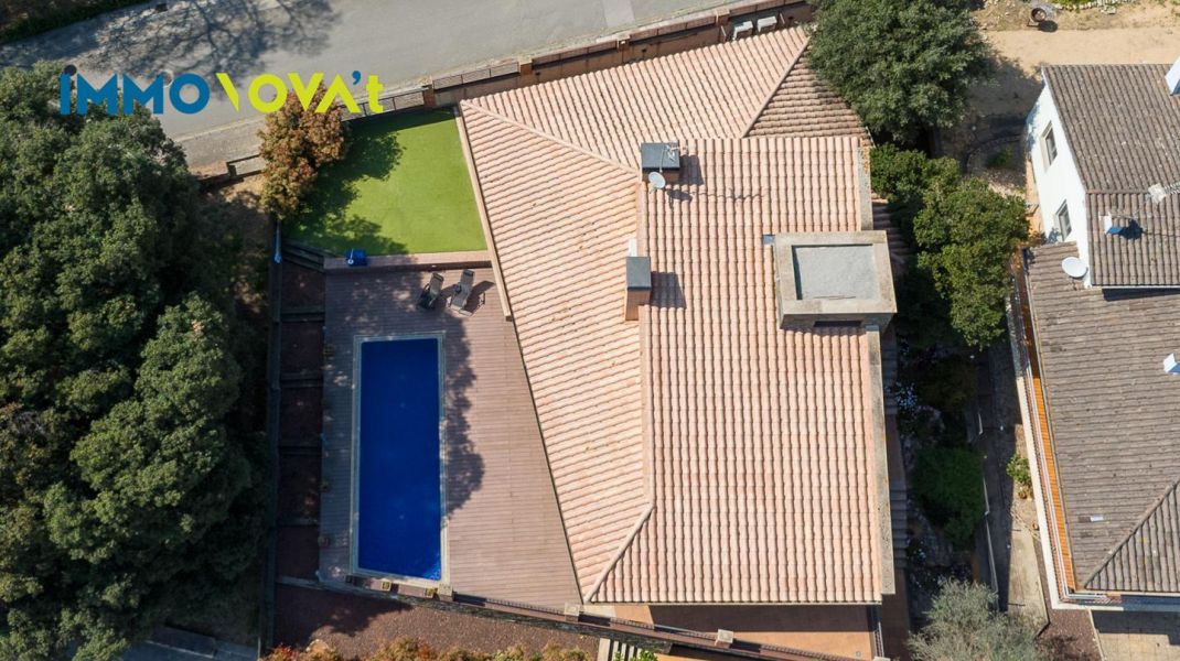 House in Bonmatí with pool, light and nature