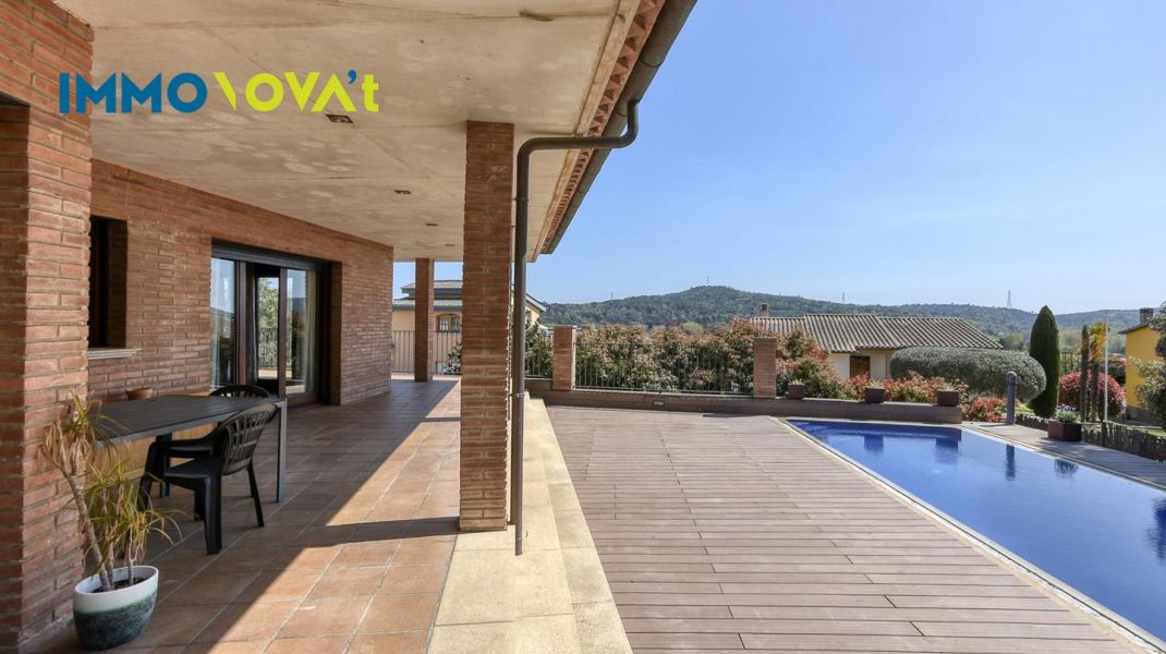 House in Bonmatí with pool, light and nature