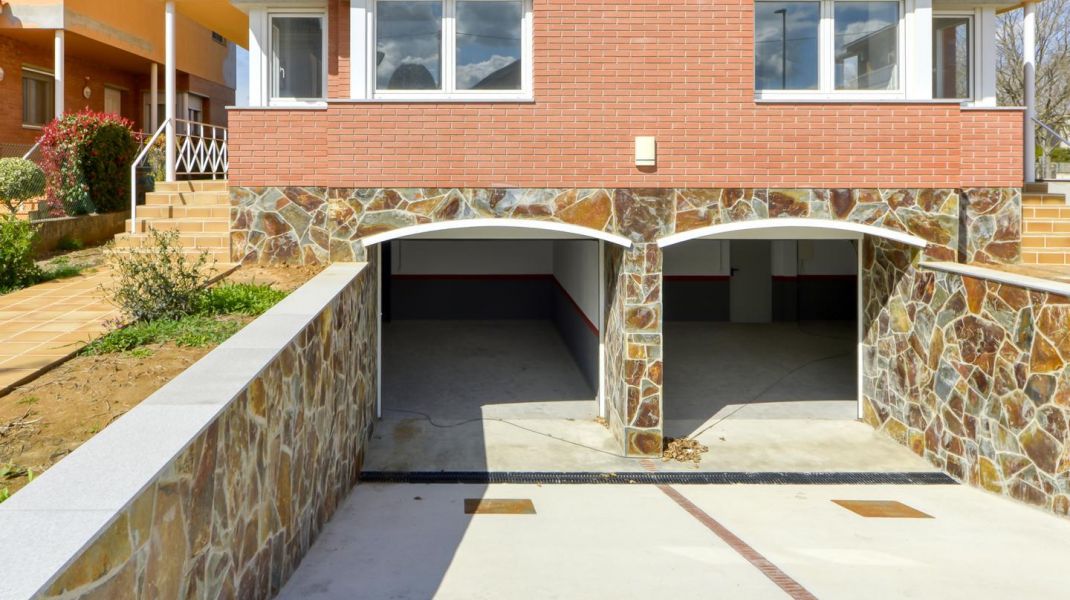NEW CORNER HOUSE IN MATA (PORQUERES)