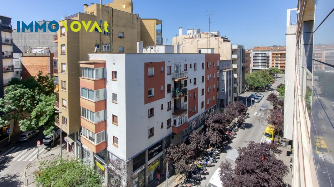 Living in Girona with Calm and Elegance