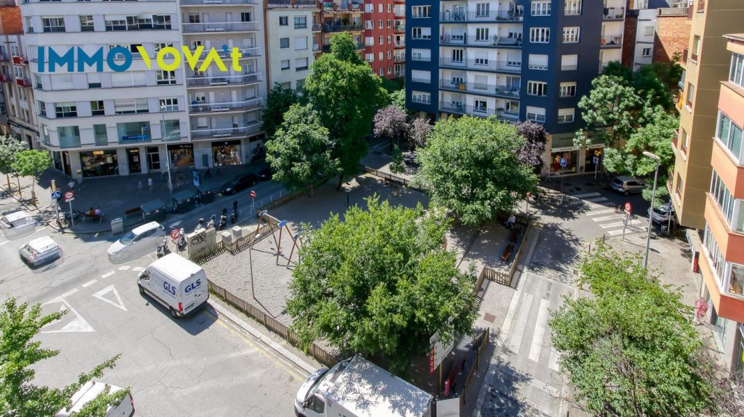 Living in Girona with Calm and Elegance