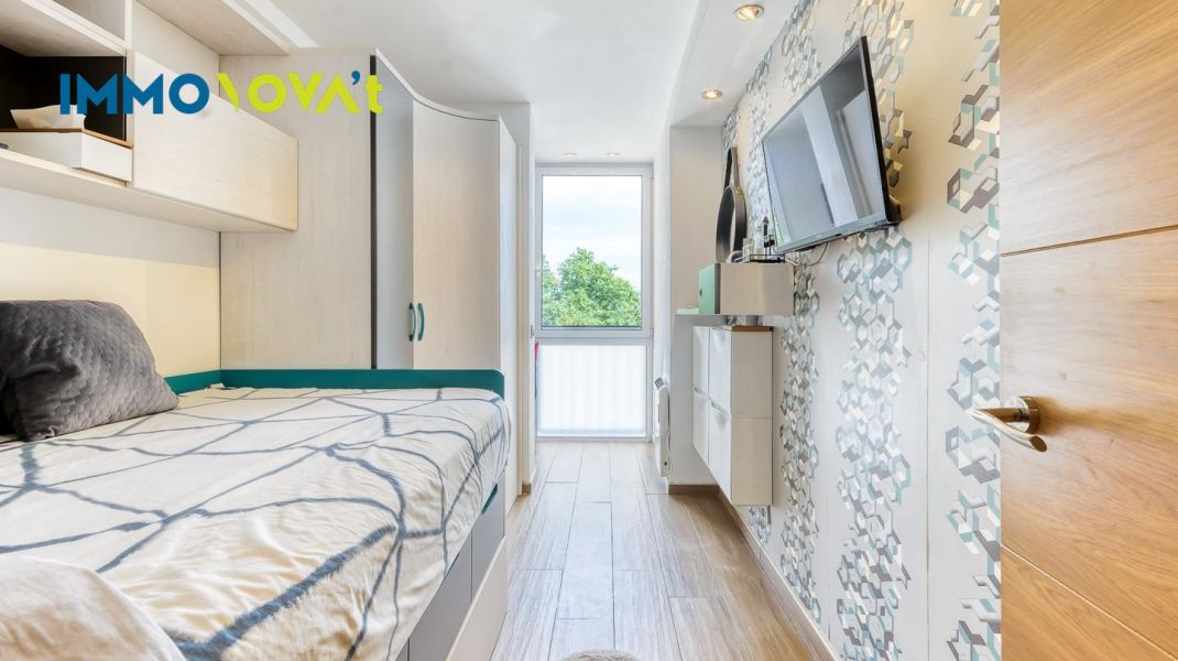 REFURBISHED FLAT IN FIGUERES