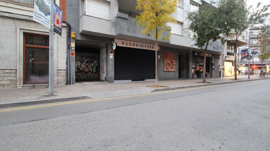 OPPORTUNITY! PARKING FOR A MEDIUM CAR IN THE CENTER OF GIRONA