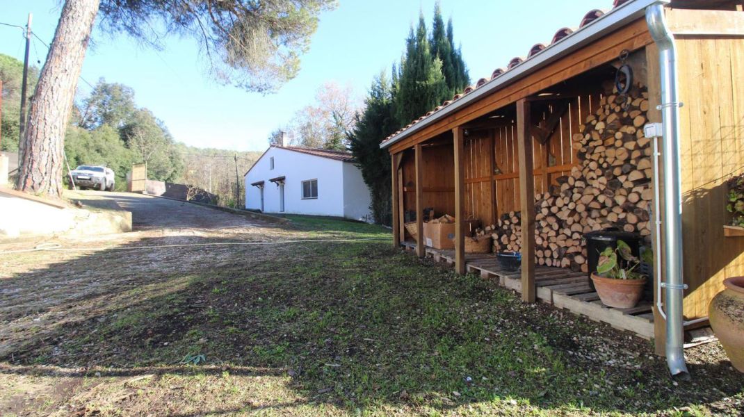 CASA AISLADA CON PISCINA Y 2600M2 DE PARCELA