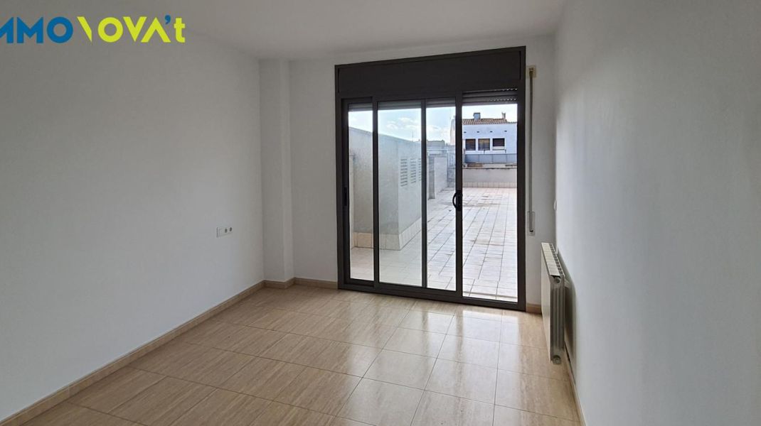 PIS DE 3 HABITACIONS I TERRASSA DE 175M2