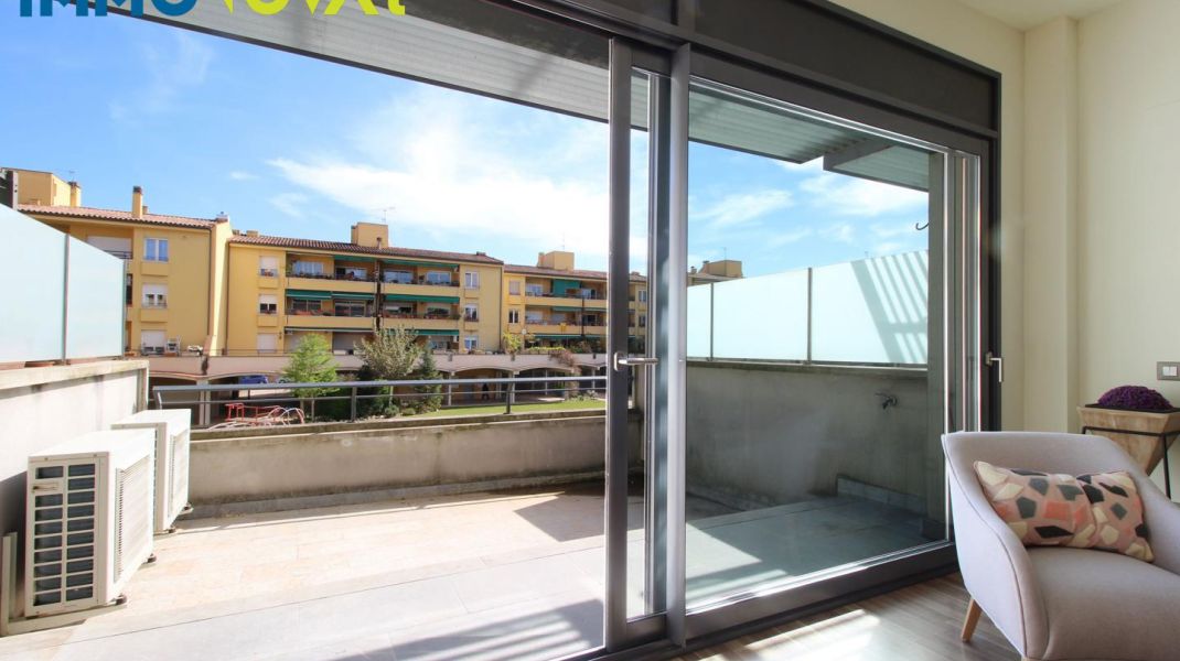 SPACIOUS 2 BEDROOM APARTMENT + STUDIO IN MONTJUÏC