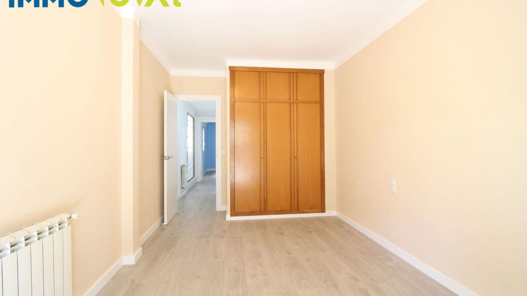 APARTMENT FOR RENT WITH 3 DOUBLE ROOMS