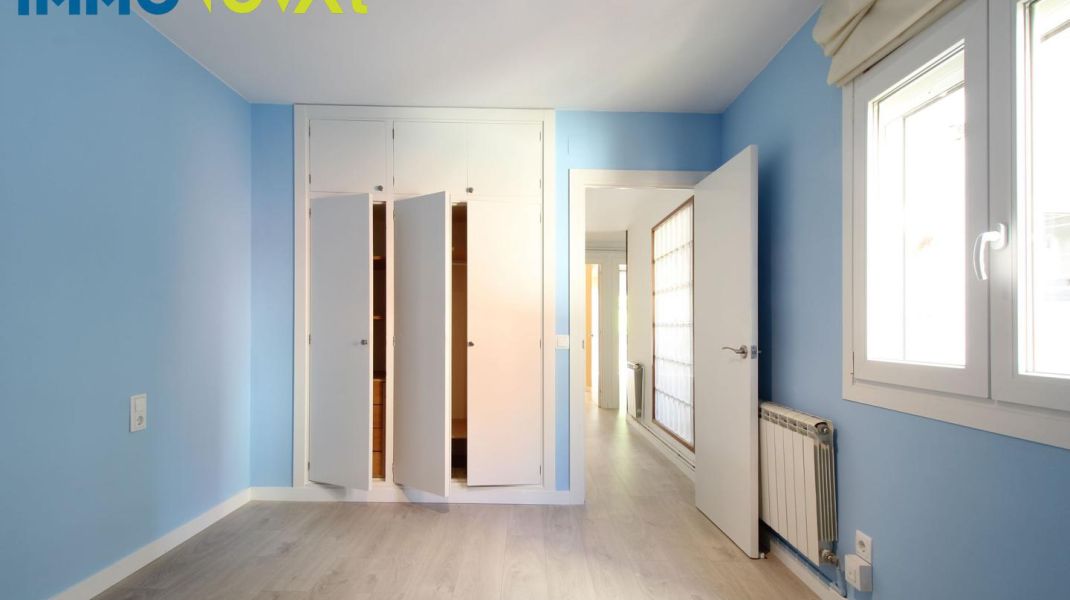 APARTMENT FOR RENT WITH 3 DOUBLE ROOMS