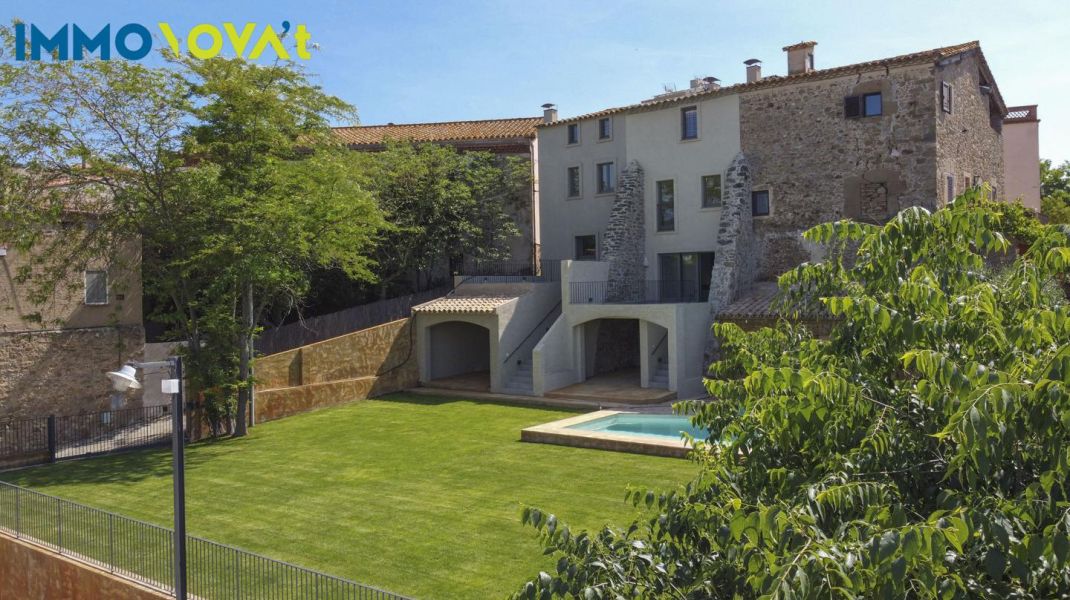 VILLAGE HOUSE WITH SWIMMING POOL IN THE BAIX EMPORDÀ