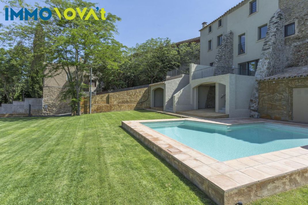 VILLAGE HOUSE WITH SWIMMING POOL IN THE BAIX EMPORDÀ