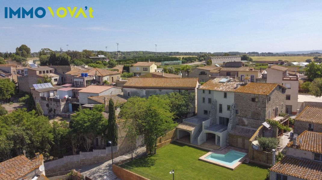 CASA DE POBLE AMB PISCINA AL BAIX EMPORDÀ