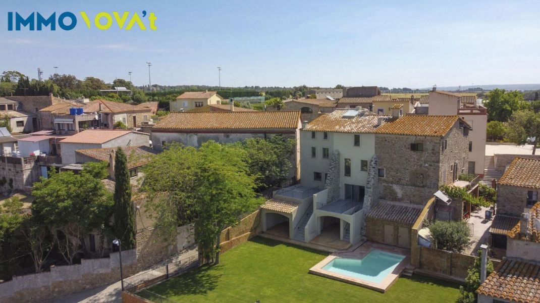 VILLAGE HOUSE WITH SWIMMING POOL IN THE BAIX EMPORDÀ