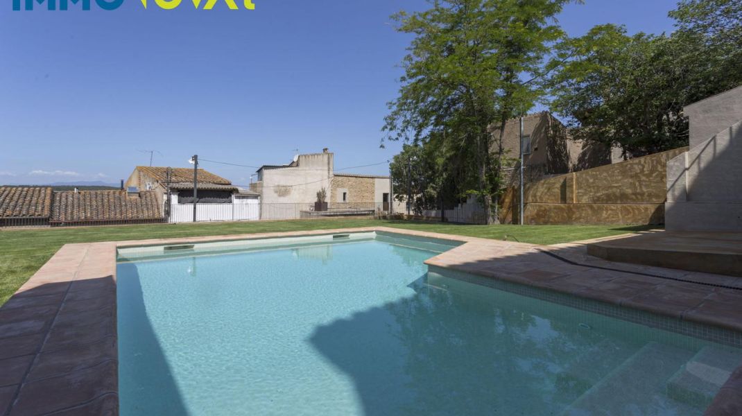 FINCA CON DOS CASAS Y PISCINA EN EL BAIX EMPORDÀ