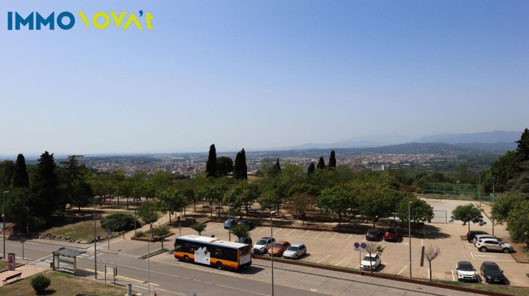 ESPECTACULAR ÀTIC DÚPLEX AMB TERRASSA DE 100M2