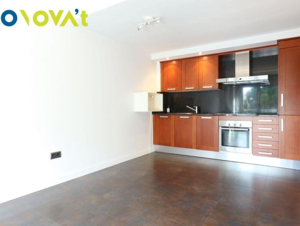 NICE 1 BEDROOM APARTMENT WITH PARKING SPACE