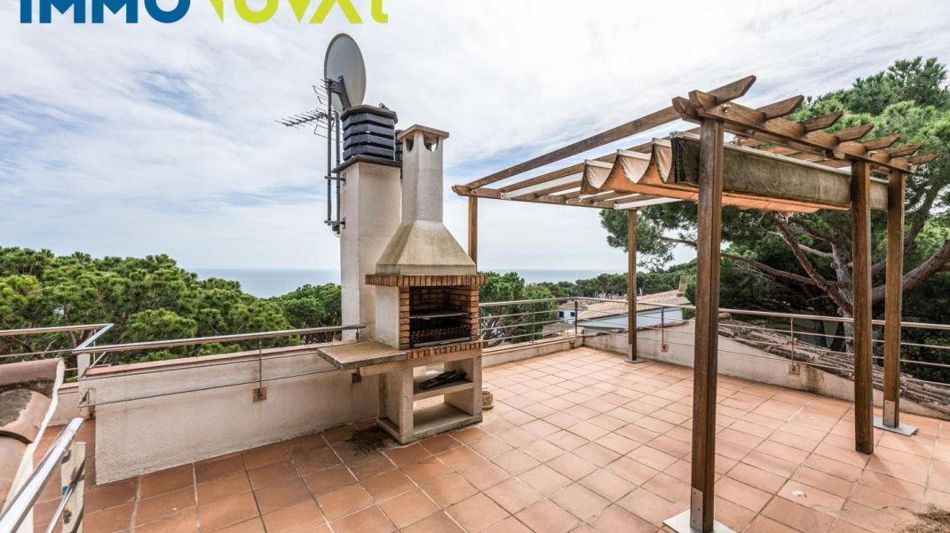 EXCLUSIVE PROPERTY IN CALELLA WITH SEA VIEWS