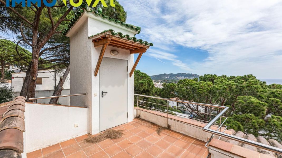 EXCLUSIVE PROPERTY IN CALELLA WITH SEA VIEWS