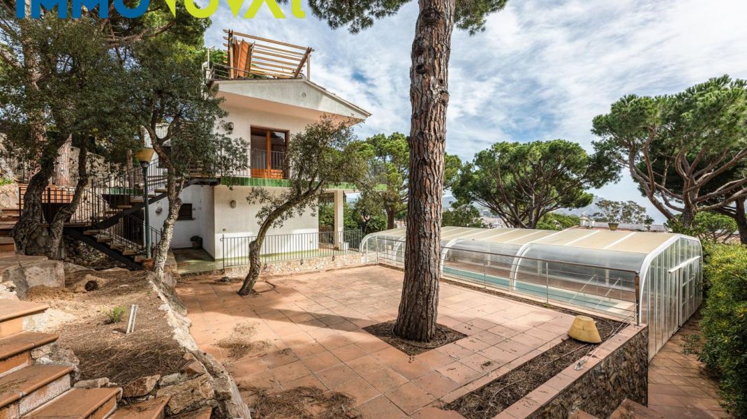 EXCLUSIVE PROPERTY IN CALELLA WITH SEA VIEWS