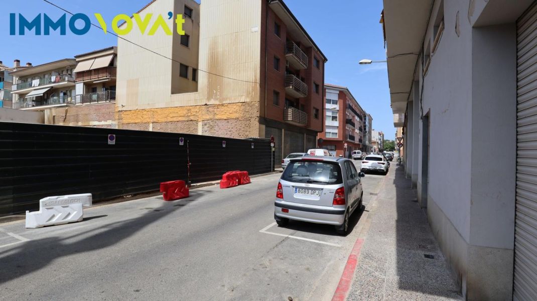 ÀMPLIA PLAÇA D'APARCAMENT BON PREU MIGDIA
