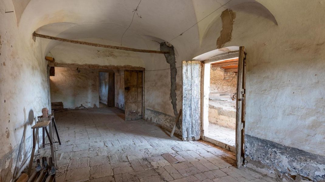 XVII CENTURY PROPERTY TO REHABILITATE IN A HOTEL-APARTMENTS