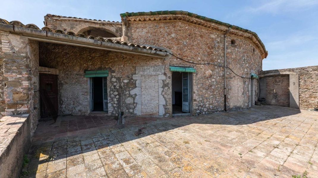 FINCA DEL S.XVII PER REHABILITAR EN HOTEL-APARTAMENTS