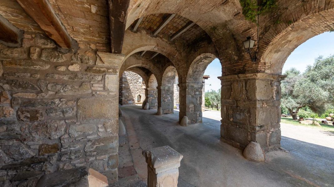 XVII CENTURY PROPERTY TO REHABILITATE IN A HOTEL-APARTMENTS