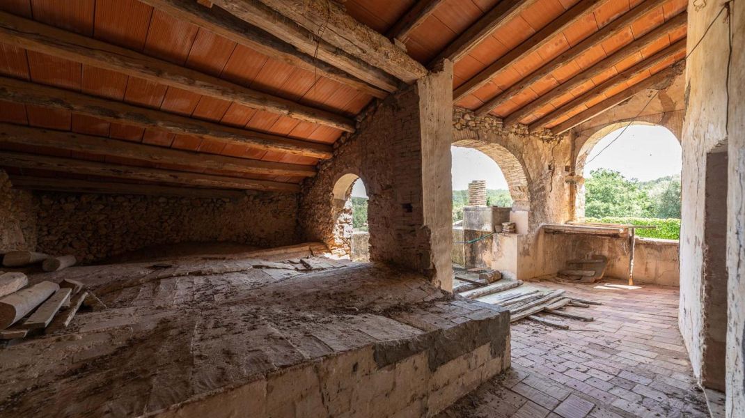 XVII CENTURY PROPERTY TO REHABILITATE IN A HOTEL-APARTMENTS