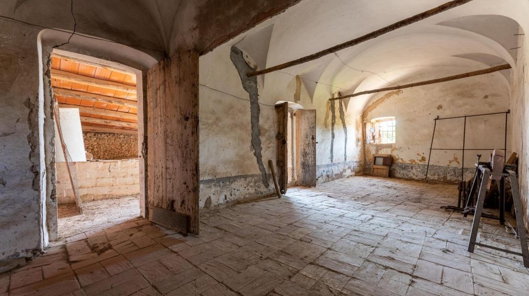 XVII CENTURY PROPERTY TO REHABILITATE IN A HOTEL-APARTMENTS
