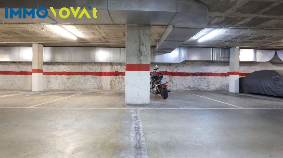 AVE Girona parking spaces