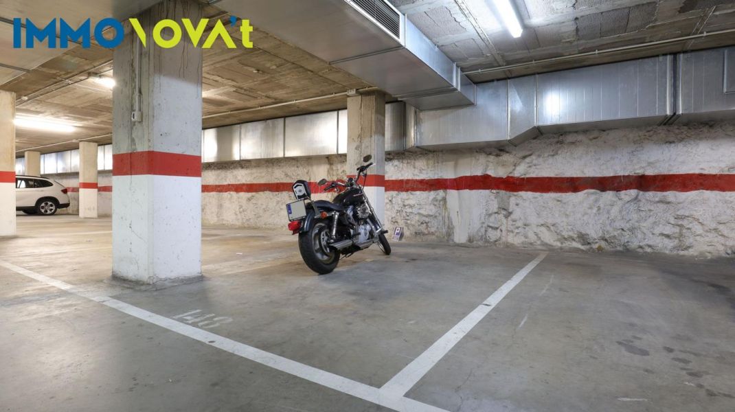 AVE Girona parking spaces