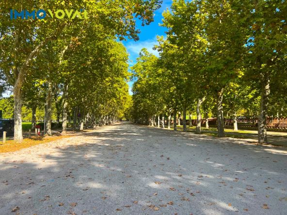 Building for sale in the center of Girona