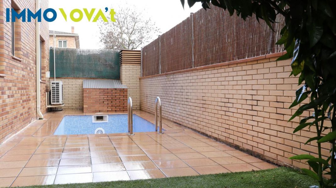 Planta baja con terraza y piscina en Sarrià de Ter.