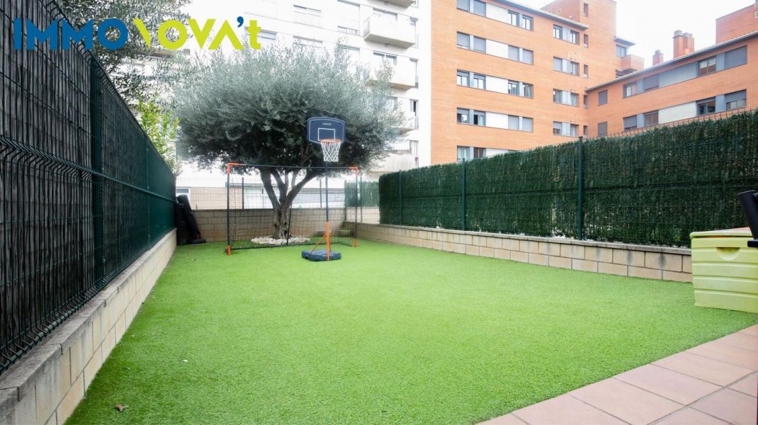 Amplia casa de 190 m2 con jardín en Sta. Caterina de Salt