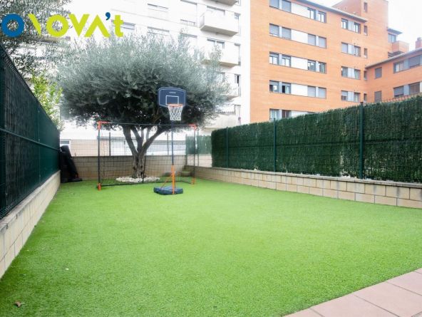 Amplia casa de 190 m2 con jardín en Sta. Caterina de Salt