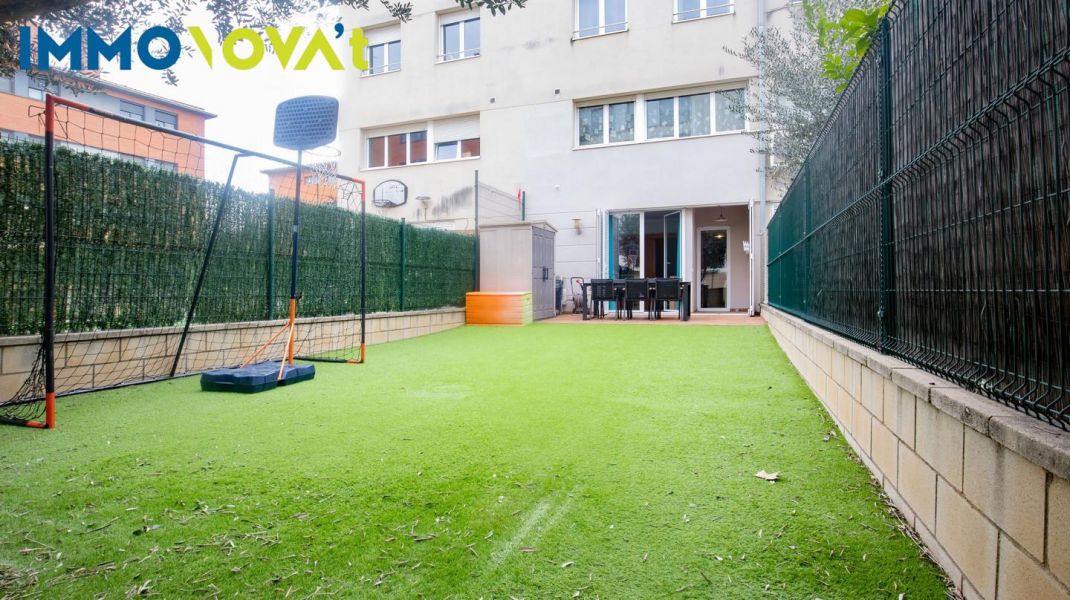 Amplia casa de 190 m2 con jardín en Sta. Caterina de Salt