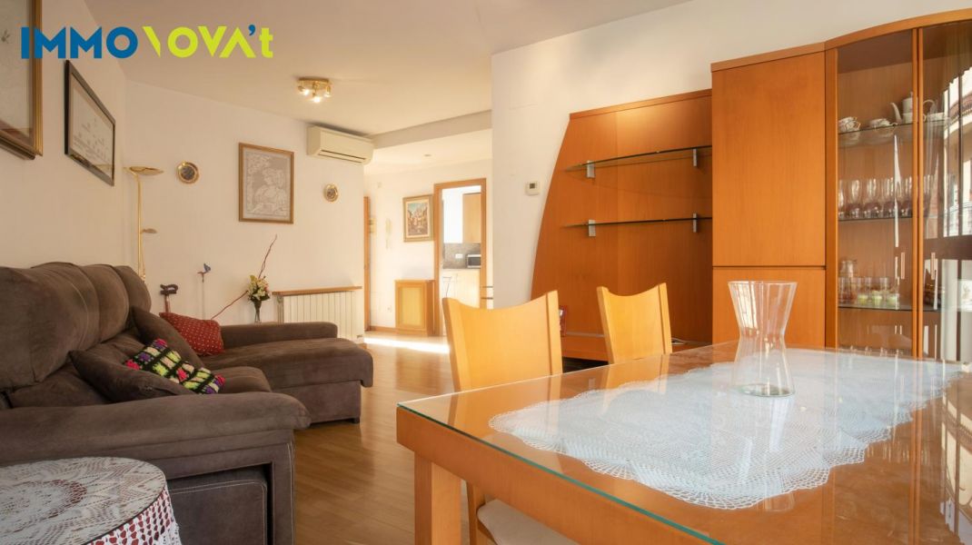 2 bedroom apartment and parking in Taialà