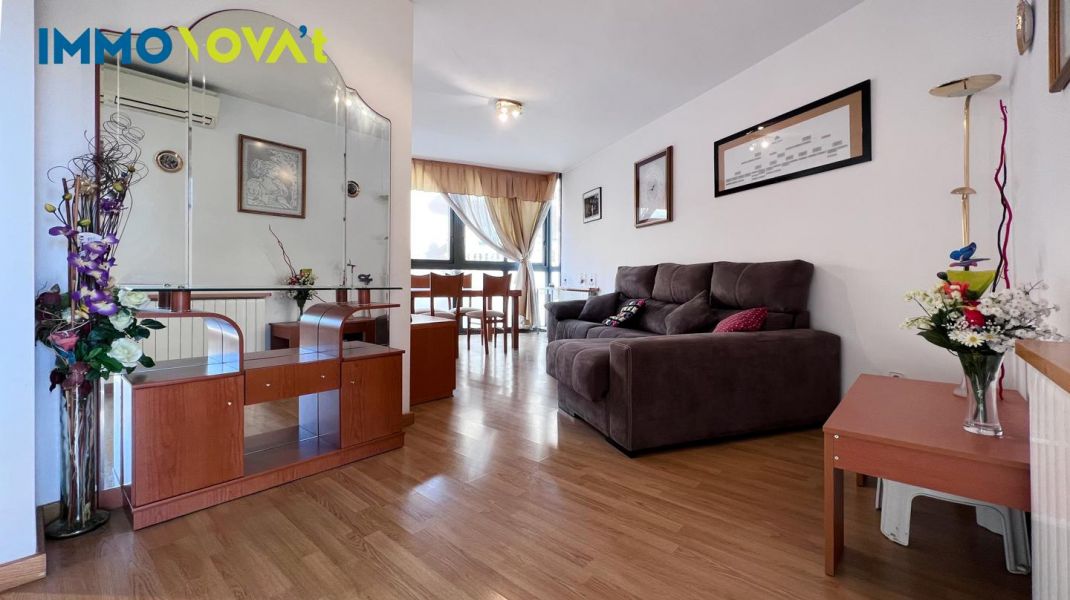 2 bedroom apartment and parking in Taialà