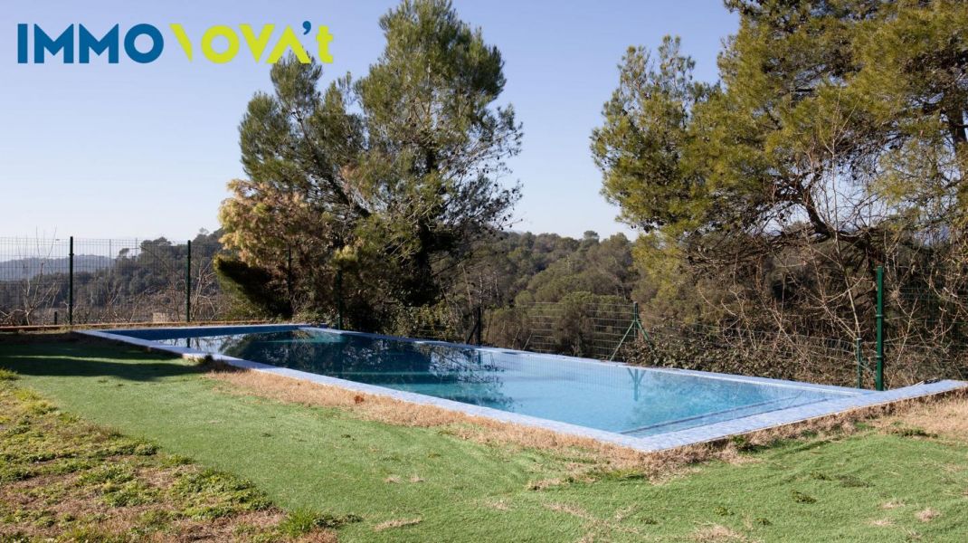 DETACHED HOUSE WITH POOL ON THE GOLF