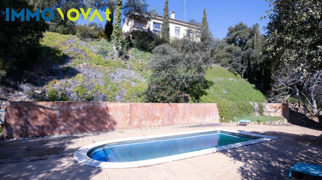 Xalet amb piscina i vistes a St. Feliu de Guíxols