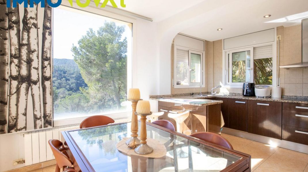 Xalet amb piscina i vistes a St. Feliu de Guíxols