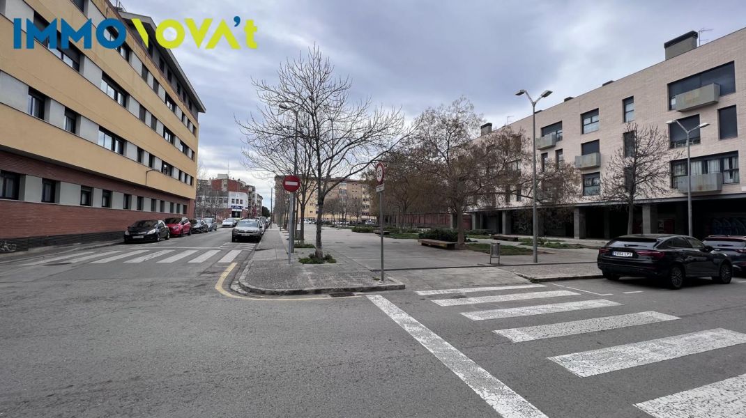 SOLAR PARA EDIFICAR CERCA CLÍNICA GIRONA